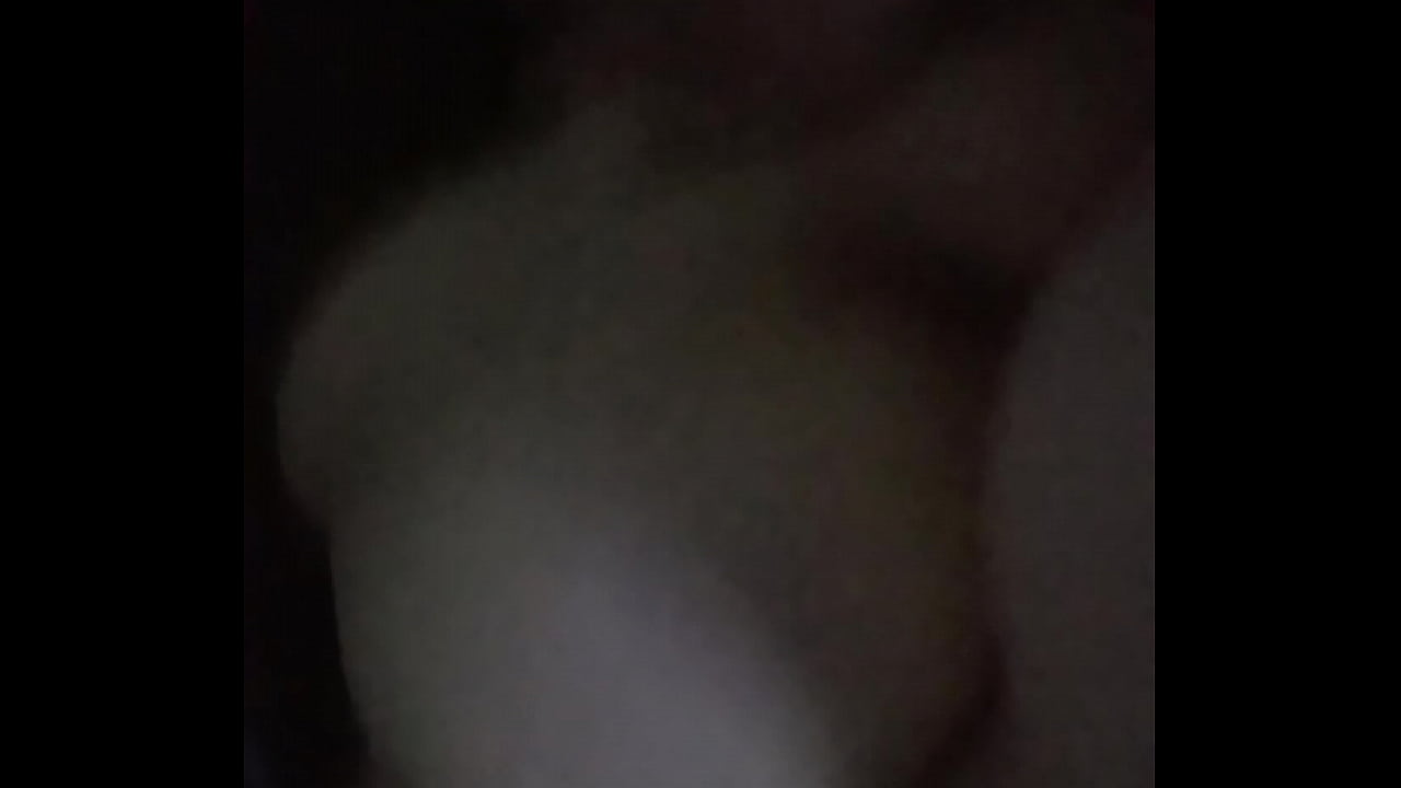Joven mexicana rellenita en\n  posición de perrito