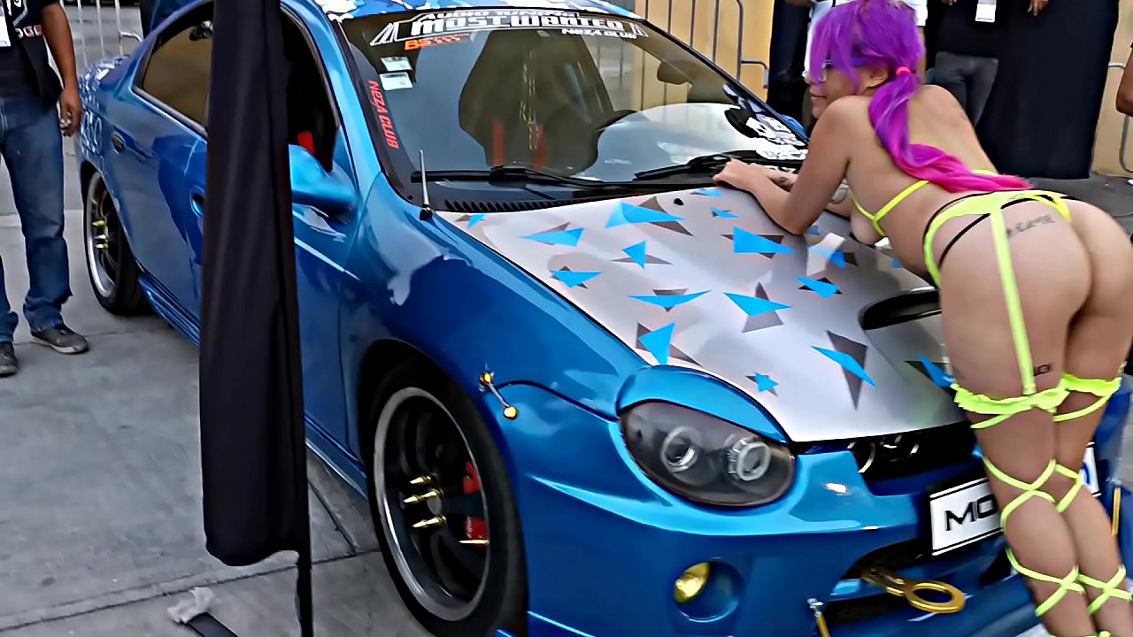 Exhibición de autos con\n  liguero y coletas en la expo (Sailor pussy) by Hyperversos