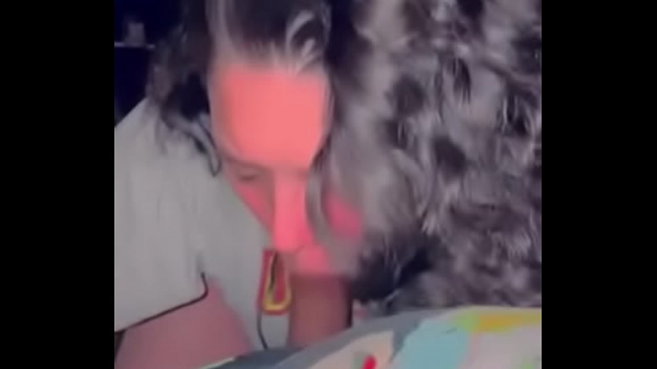 Mexicana chupando una gran\n  polla negra