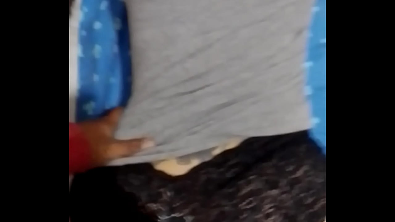 Intenso video casero: Mi\n  esposa en encaje y yo dándole duro