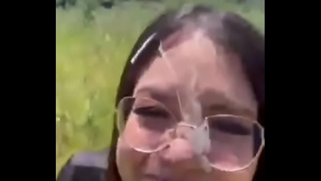 Placer al aire libre: Una\n  mamada caliente en la naturaleza