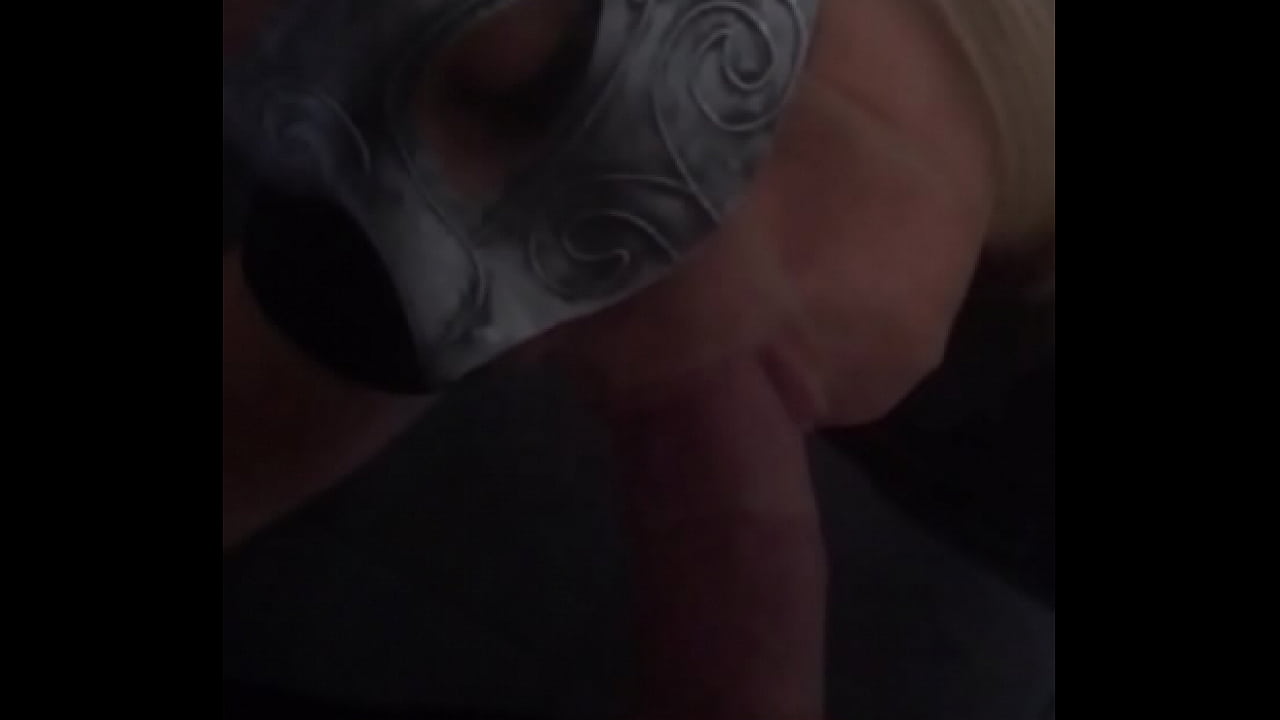 Esposa amateur chupando una\n  polla