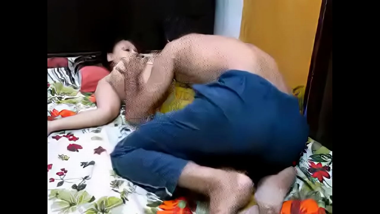 Sex\n    \n    \n    \"Intenso sexo casero de pareja india casada\"