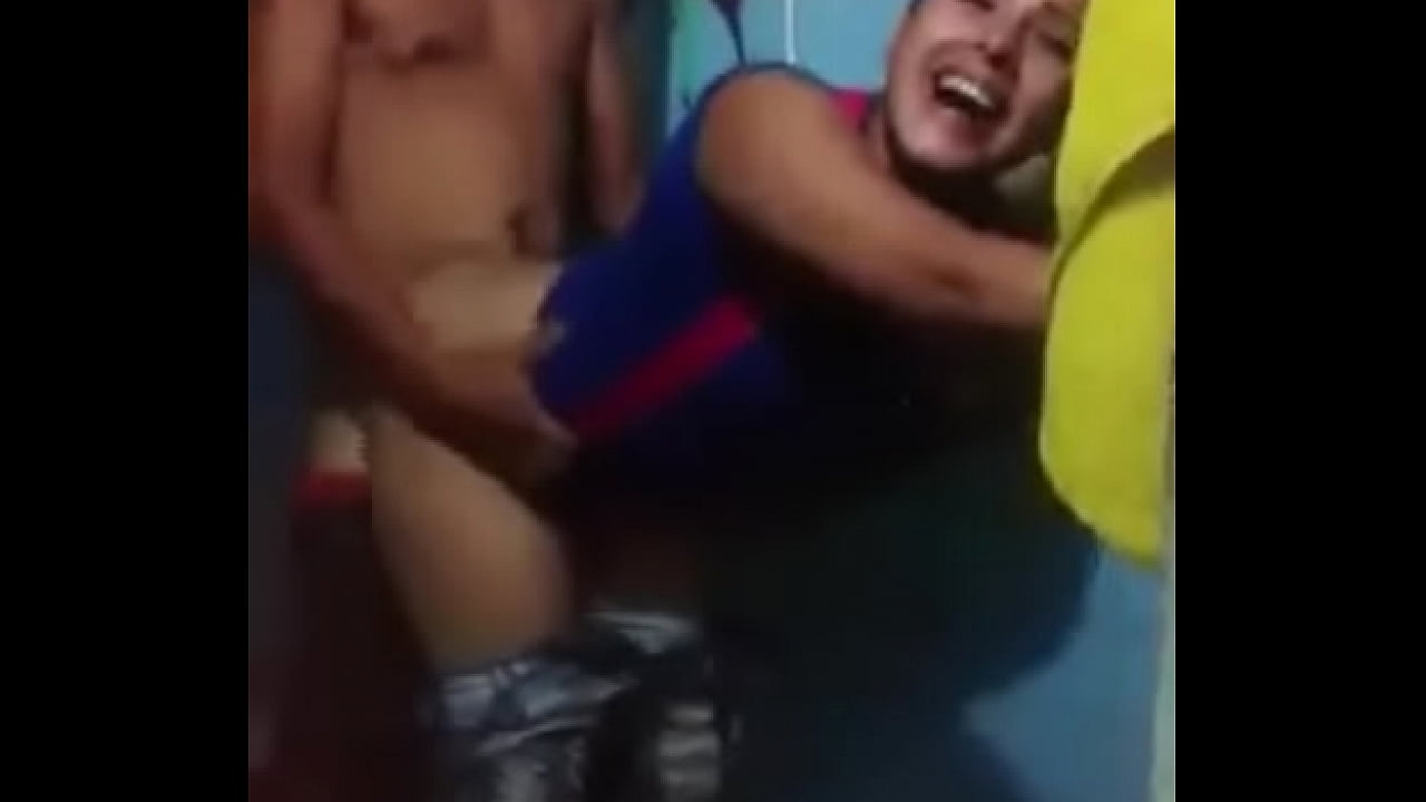 ¡Placer anal! Una amiga caliente busca\n  satisfacción en su trasero