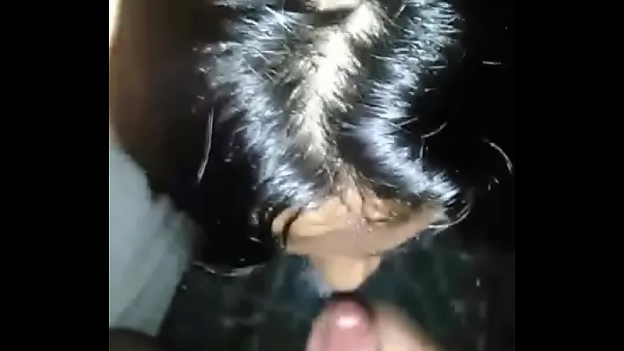 Chica de Costa Rica prueba semen