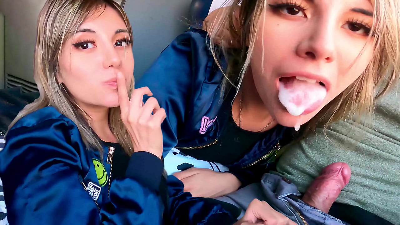 Encuentro caliente en el autobús: ella se\n  come mi pene y mi semen - público - tráiler - arriesgado