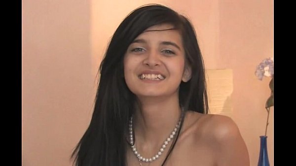 Joven chica de 19 años se masturba