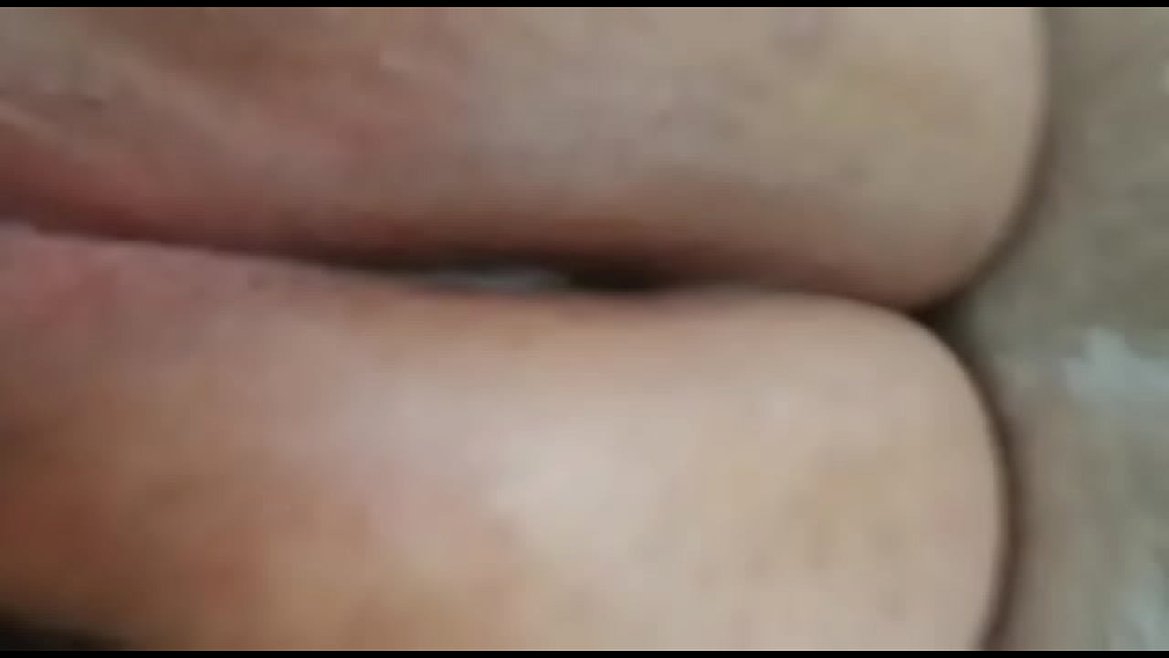Maggie se masturba intensamente