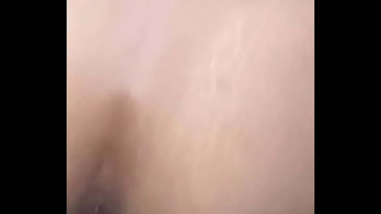 Madrastra se la come a su cuñado en la cocina mientras su marido está en el trabajo