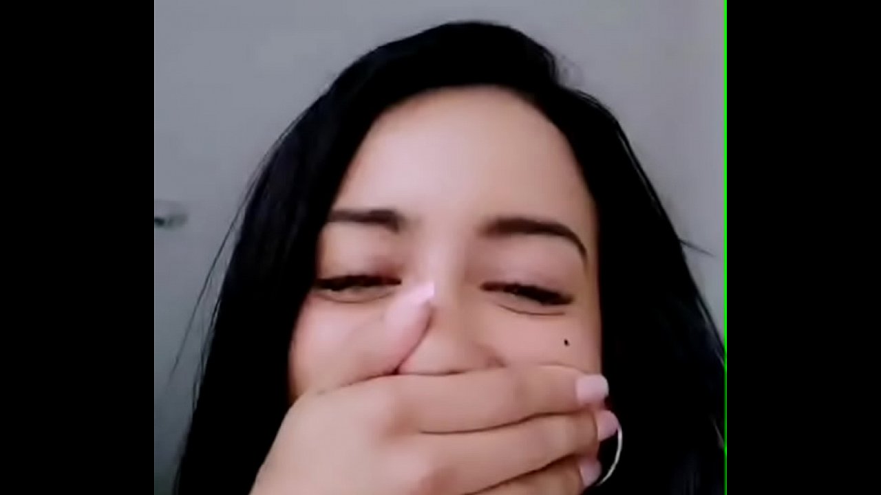 Esta colombiana la mamó delicioso: ¡una verdadera delicia!