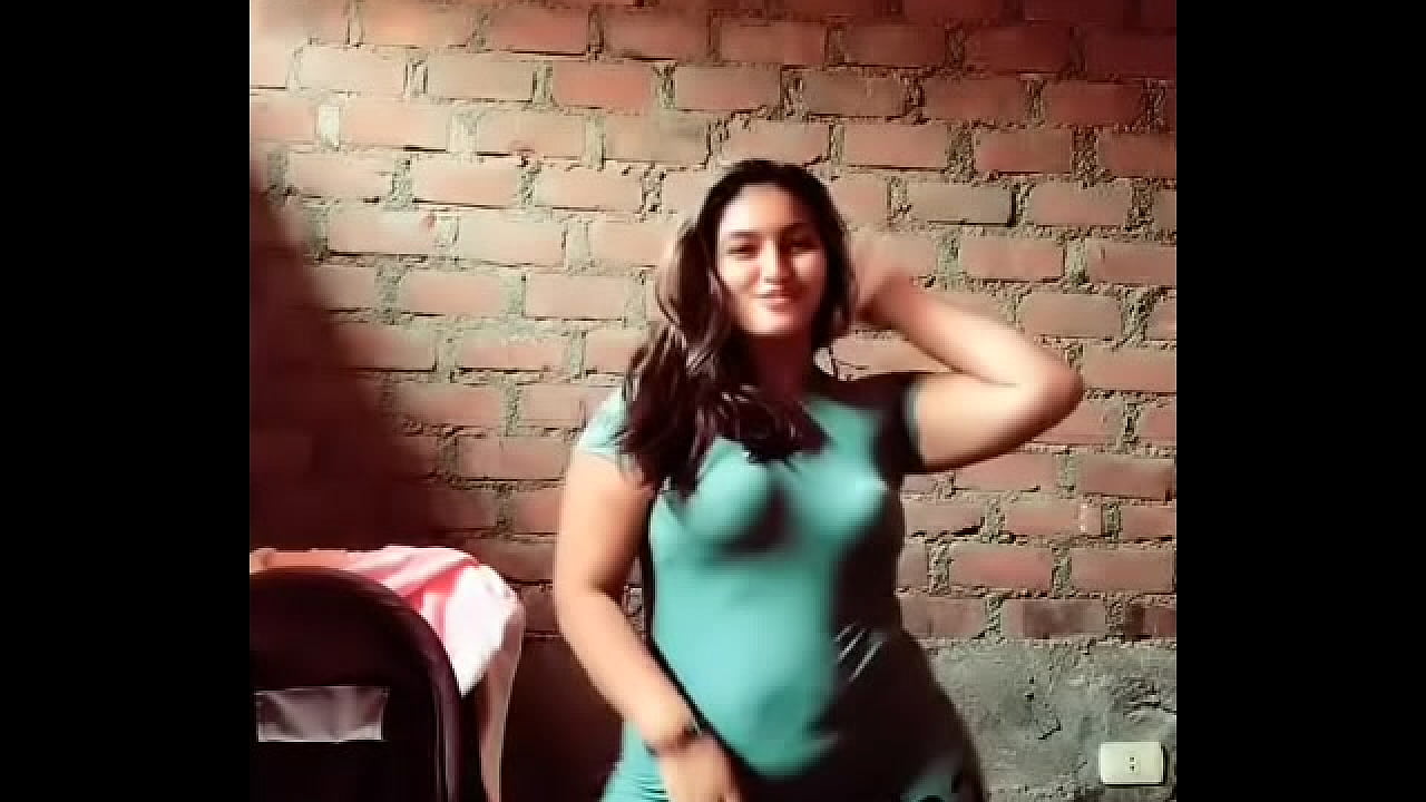 Belleza mexicana se deja seducir a escondidas en el motel