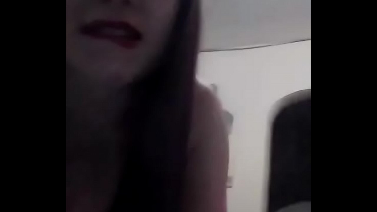 Lorenita no aguantó la verga colombiana y se la pidió bien rico