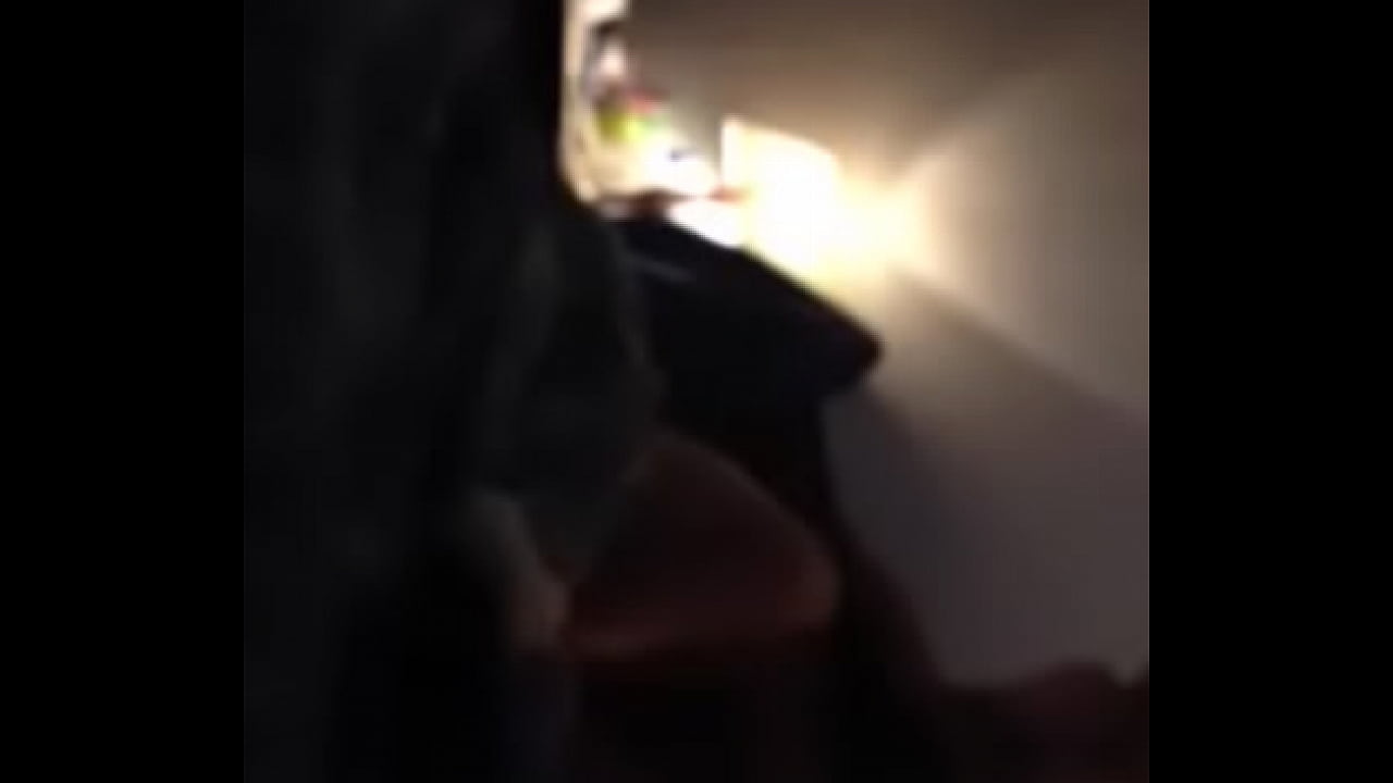 Se le antojó darle una buena chupada en el motel