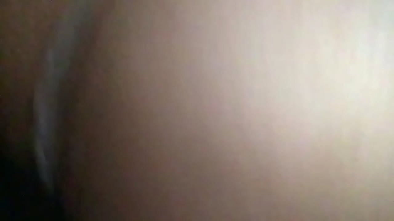 Mi prima culona se sube encima y no aguanto más