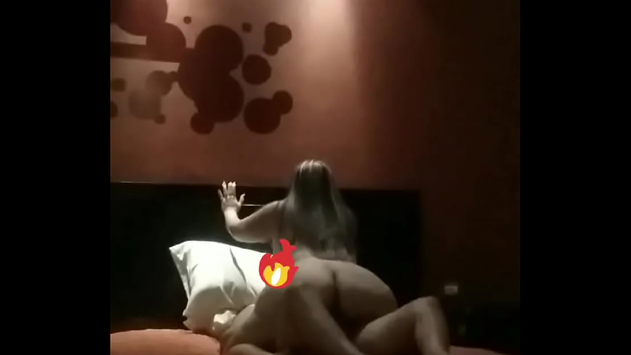 Claudia la culona te va a dejar sin aliento