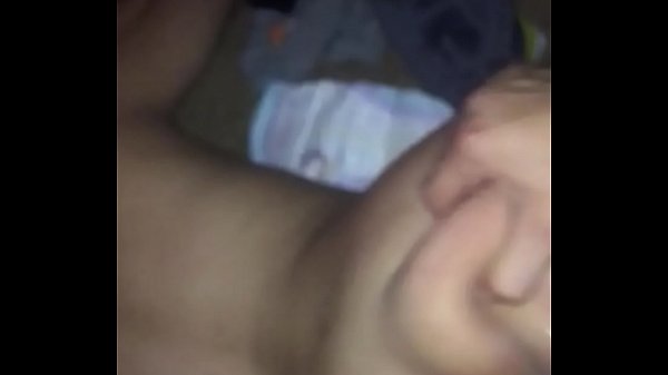 Se la pasa de mil en una sesión caliente con una asiática bien ricura