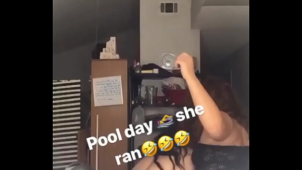Dos mexicanas bien calientes haciendo twerking a todo dar