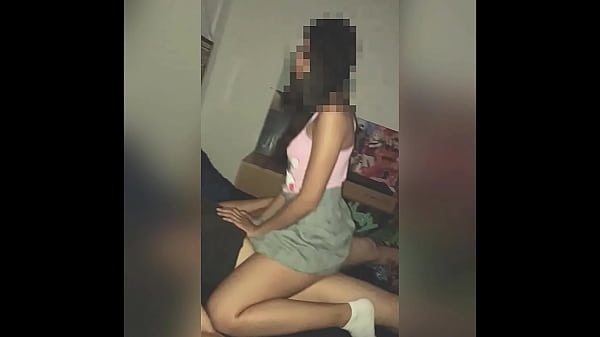 Me la Cojo a Escondidas en la Noche, No Aguanté la Tentación de la Visita