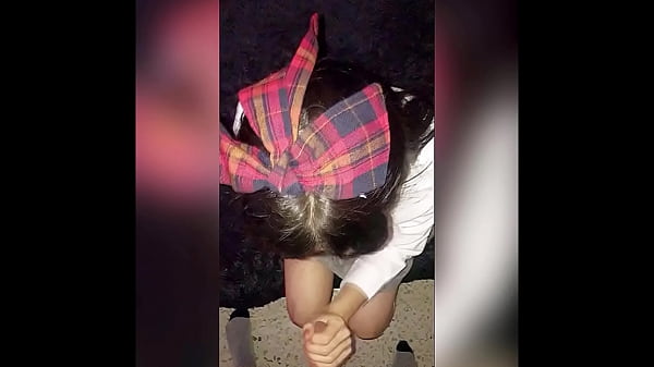 Al llegar del cole, le hago de todo a mi media hermana sin que la cachen