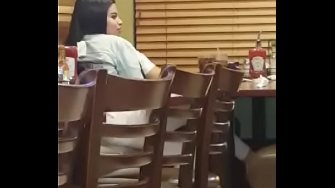 Mi Mejor Amigo Jorge y Yo Nos\n  Compartimos a Su Novia en un Trío Caliente