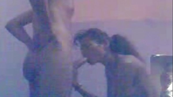 a una latina\n    \n    \"Latina caliente chupa polla canaria y recibe anal intenso\"