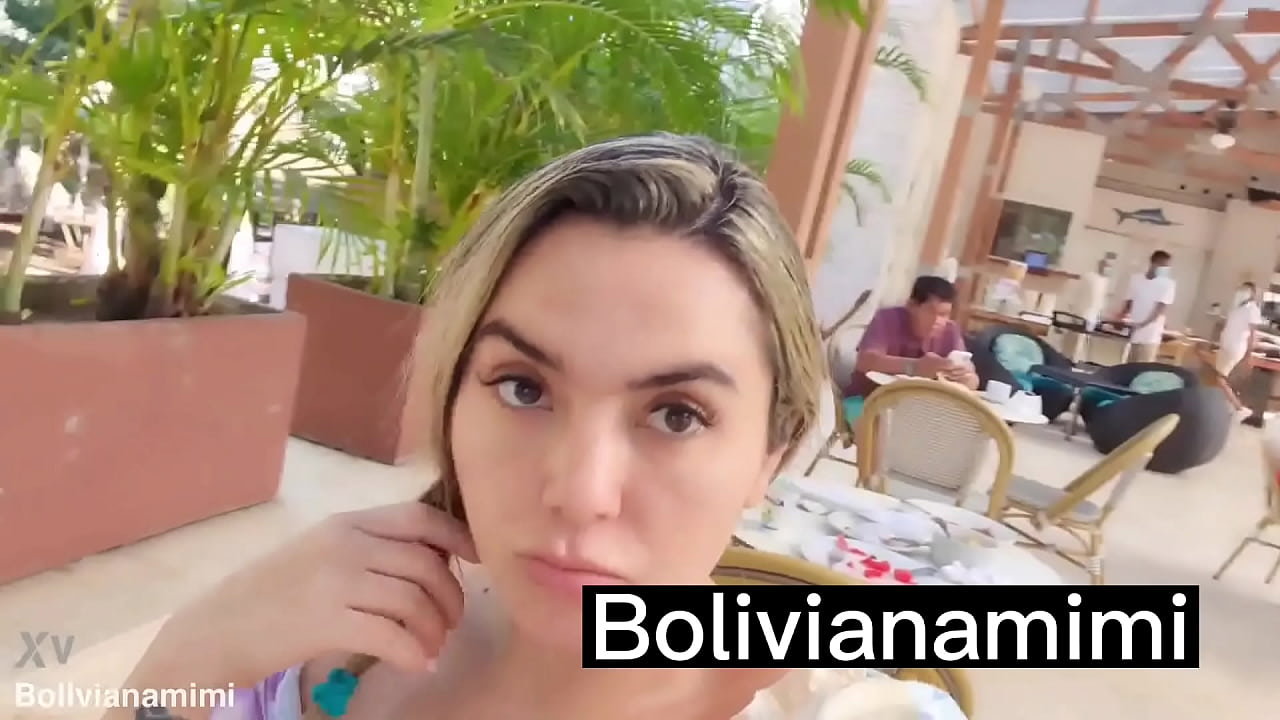 La chica de Tepic México se\n  divierte con su cepillo de dientes en un sitio porno
