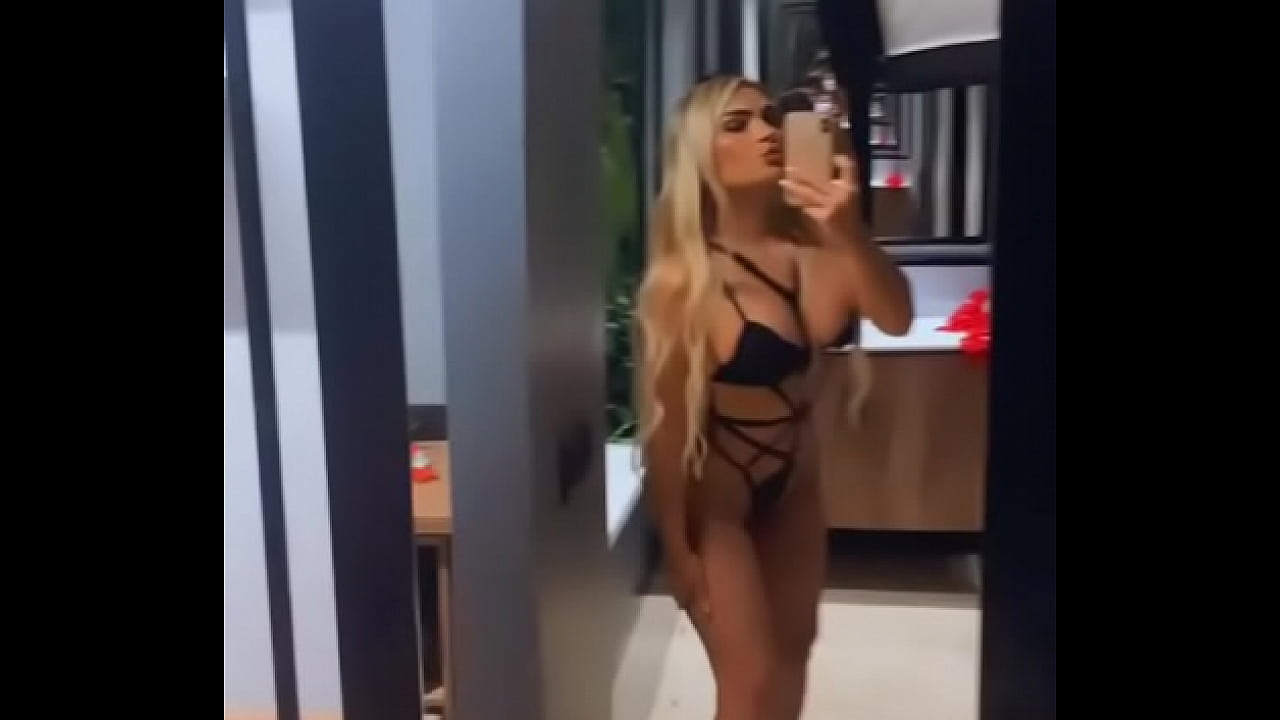 ¡Siente el placer con Dianita\n  y sus movimientos sensuales!