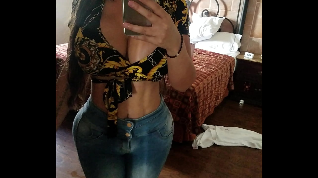 Chica tetona mexicana\n  suplicando por una buena cogida