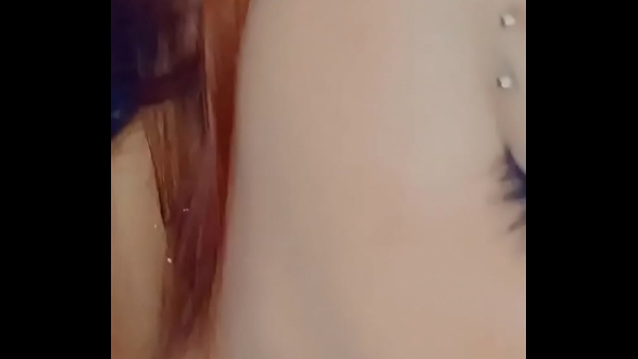 Deléitate con un video casero\n  de una mamada descuidada en español