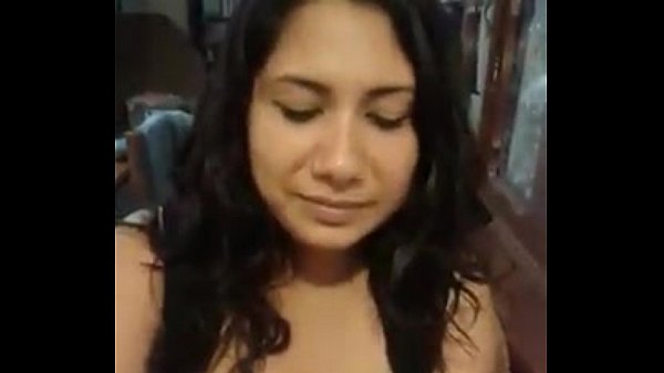 se masturba en la webcam\n    \n    \"Sexy mexicana se divierte en la webcam con sus grandes tetas\"