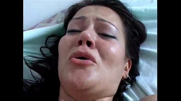 Joven novia mexicana es\n  follada duro por el culo